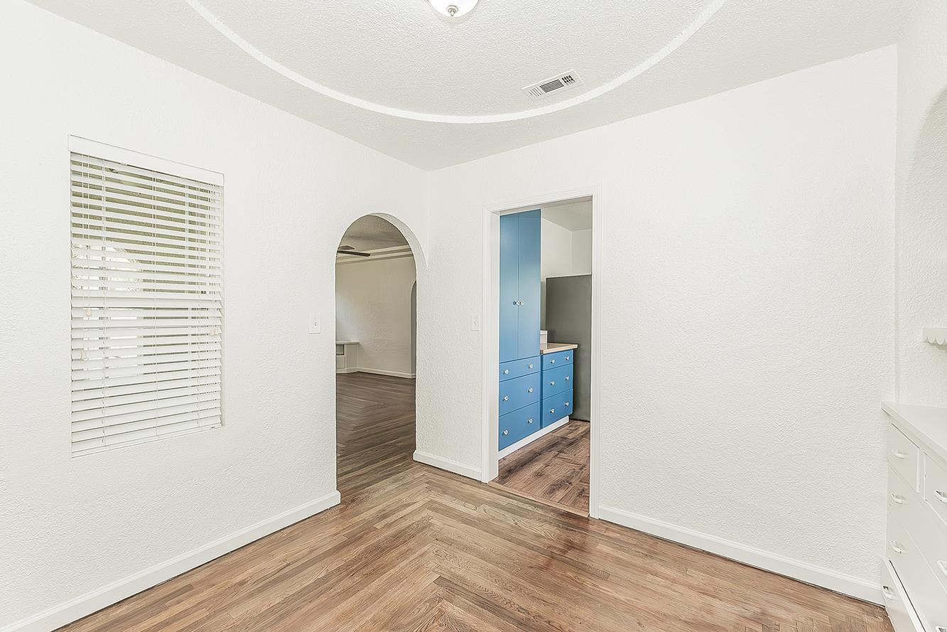 906 E Fountain Way, Fresno, CA 93704
