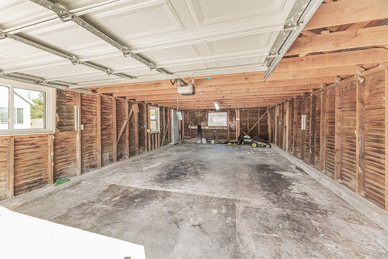 906 E Fountain Way, Fresno, CA 93704