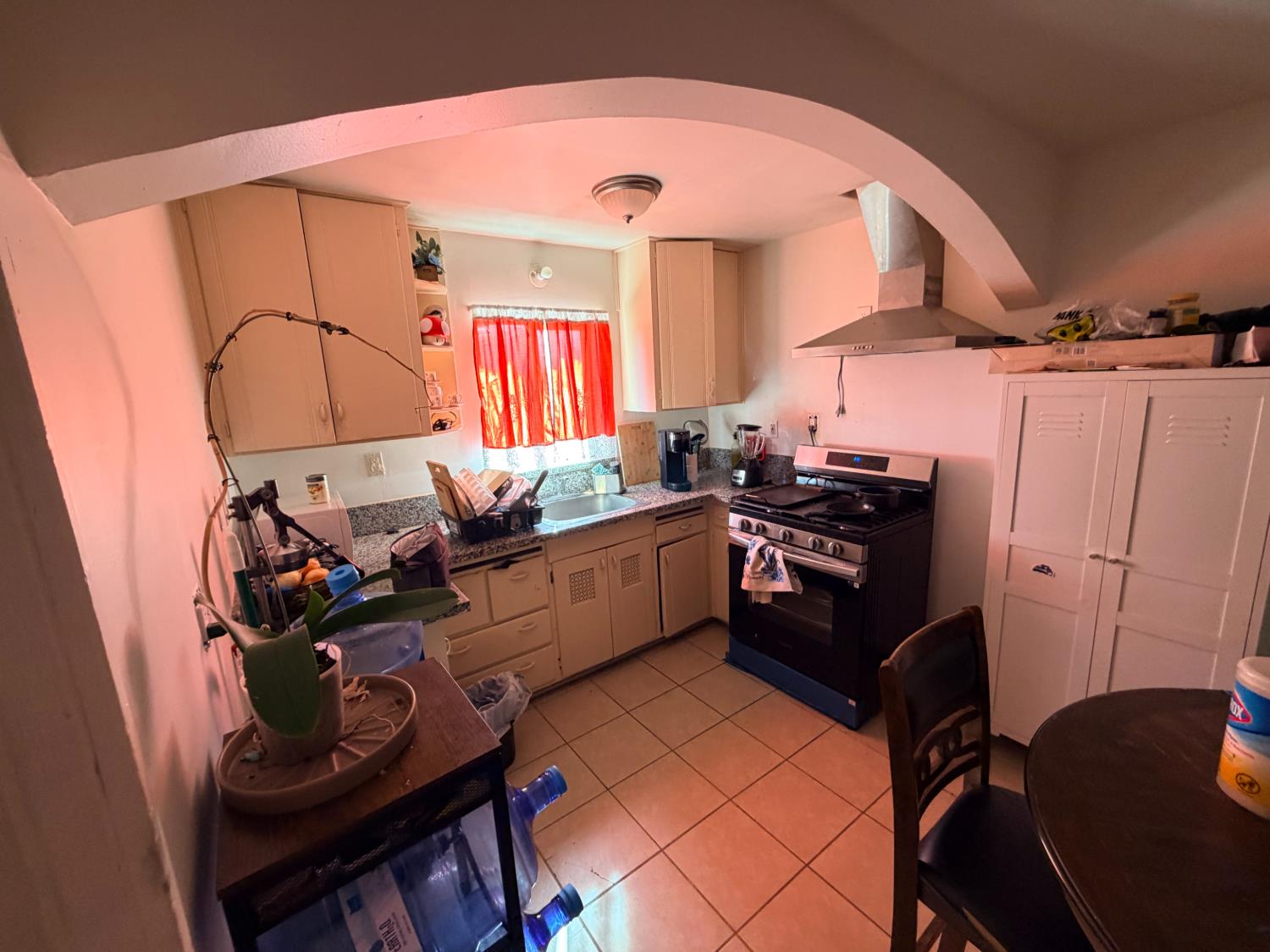 605 E Stanislaus St, Avenal, CA 93204