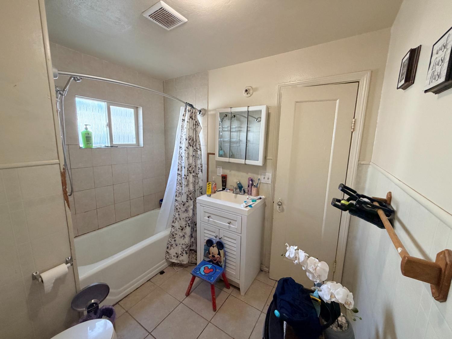 605 E Stanislaus St, Avenal, CA 93204