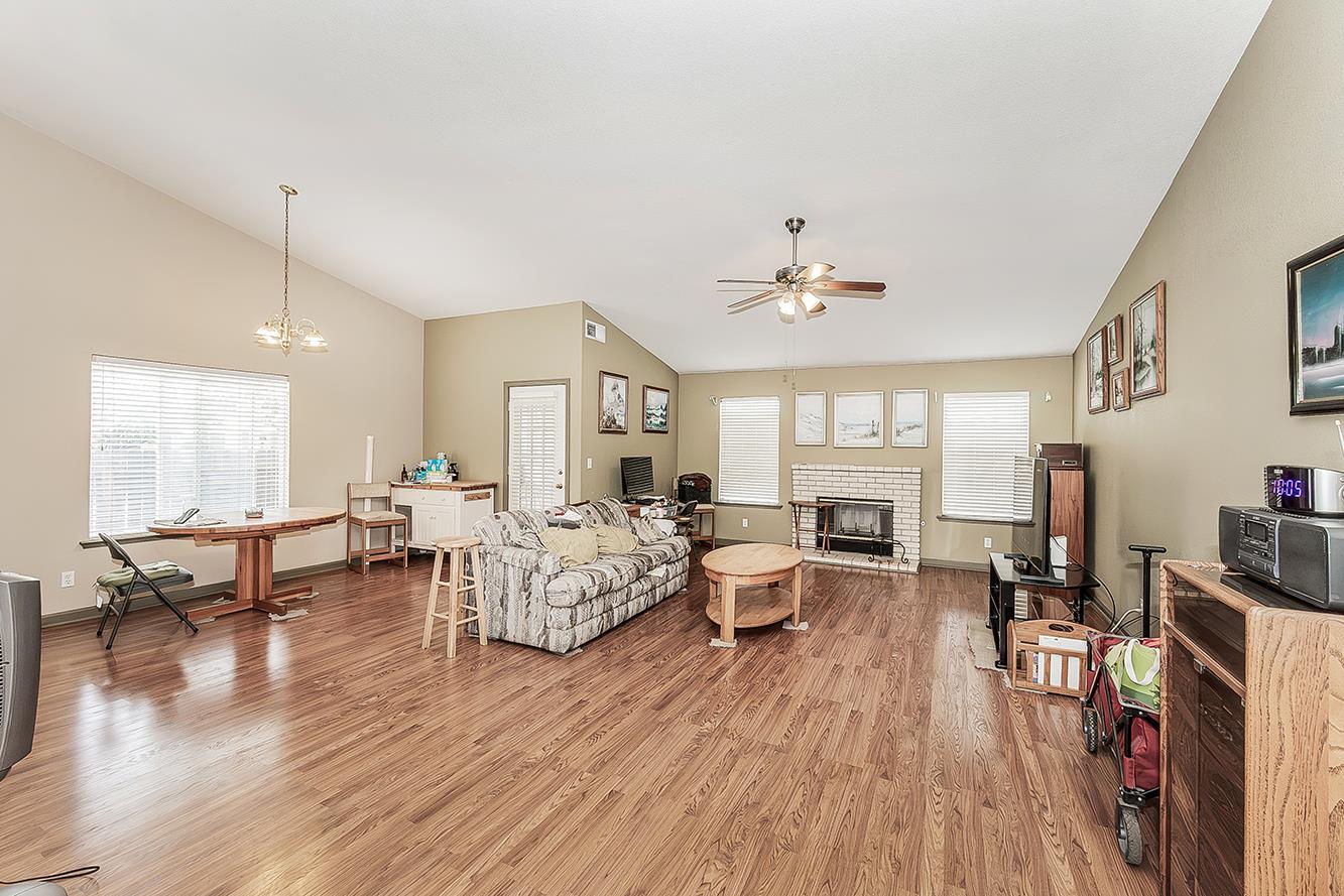 6181 N Gilroy, Fresno, CA 93722