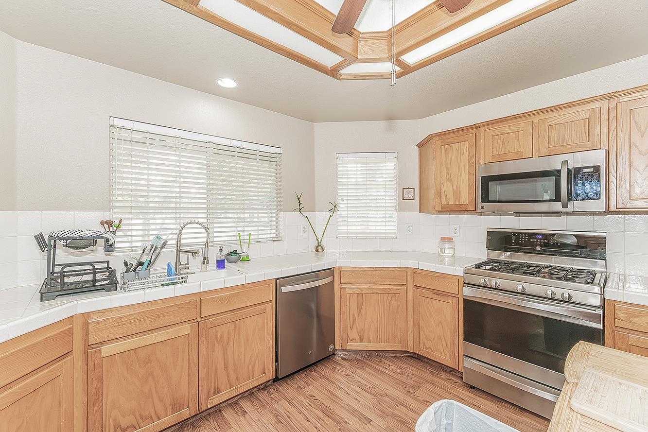 6181 N Gilroy, Fresno, CA 93722