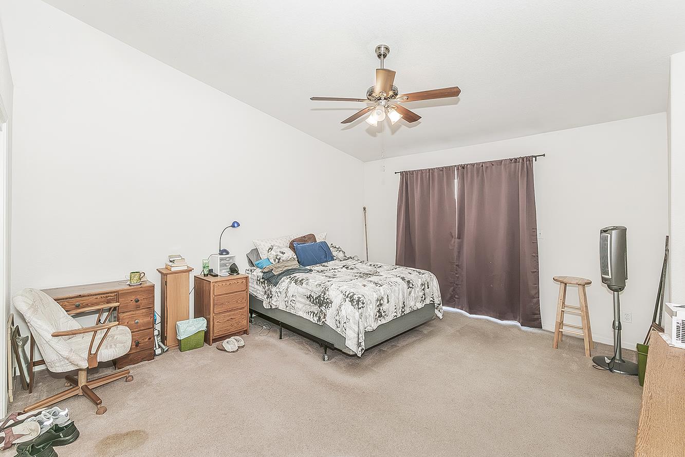 6181 N Gilroy, Fresno, CA 93722