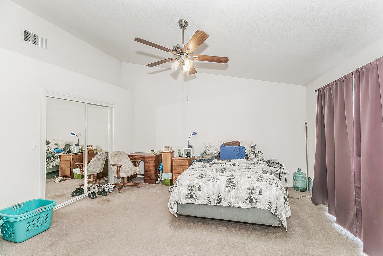 6181 N Gilroy, Fresno, CA 93722