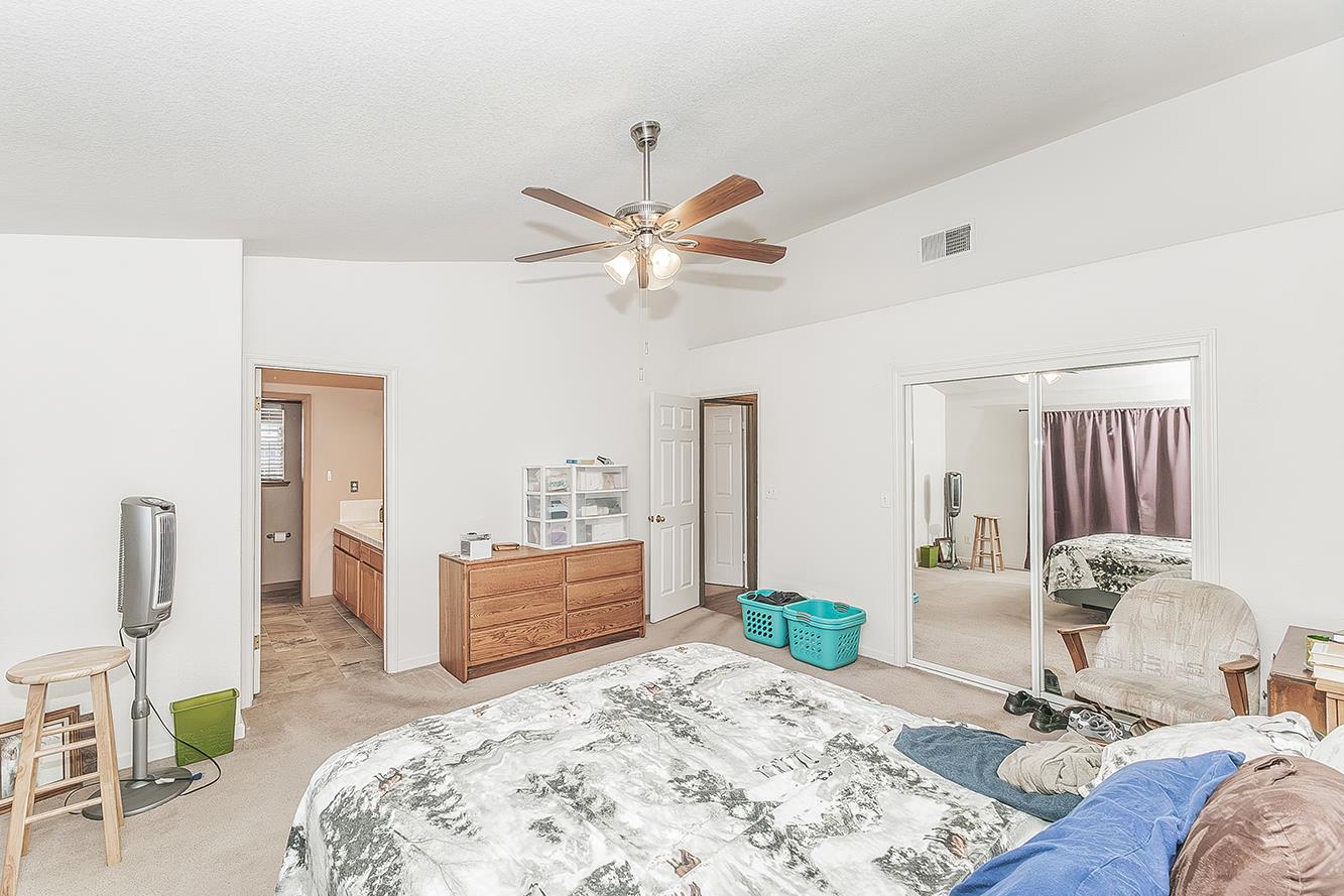 6181 N Gilroy, Fresno, CA 93722