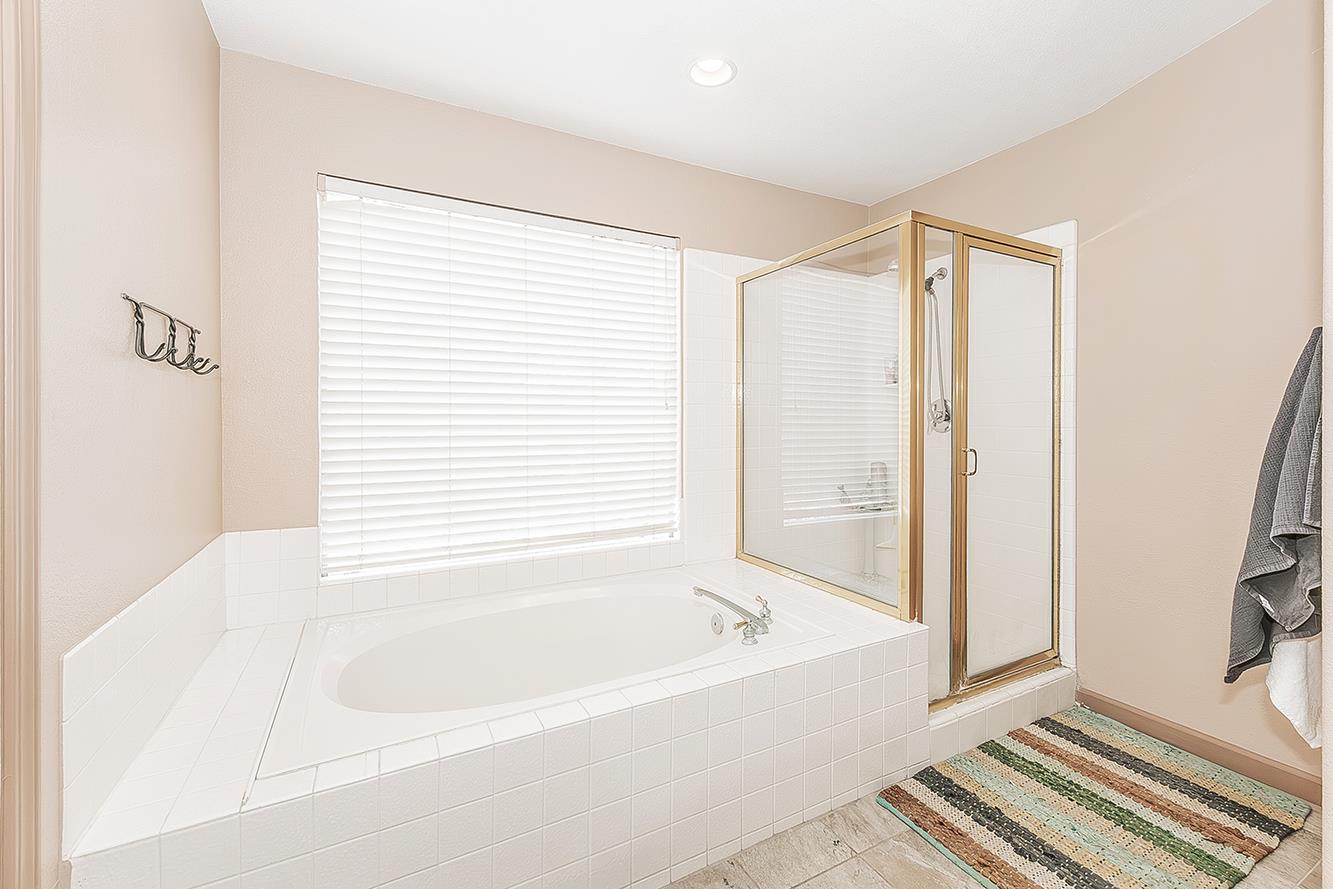 6181 N Gilroy, Fresno, CA 93722