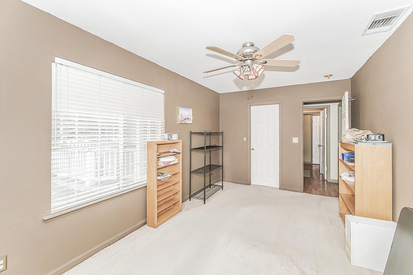 6181 N Gilroy, Fresno, CA 93722