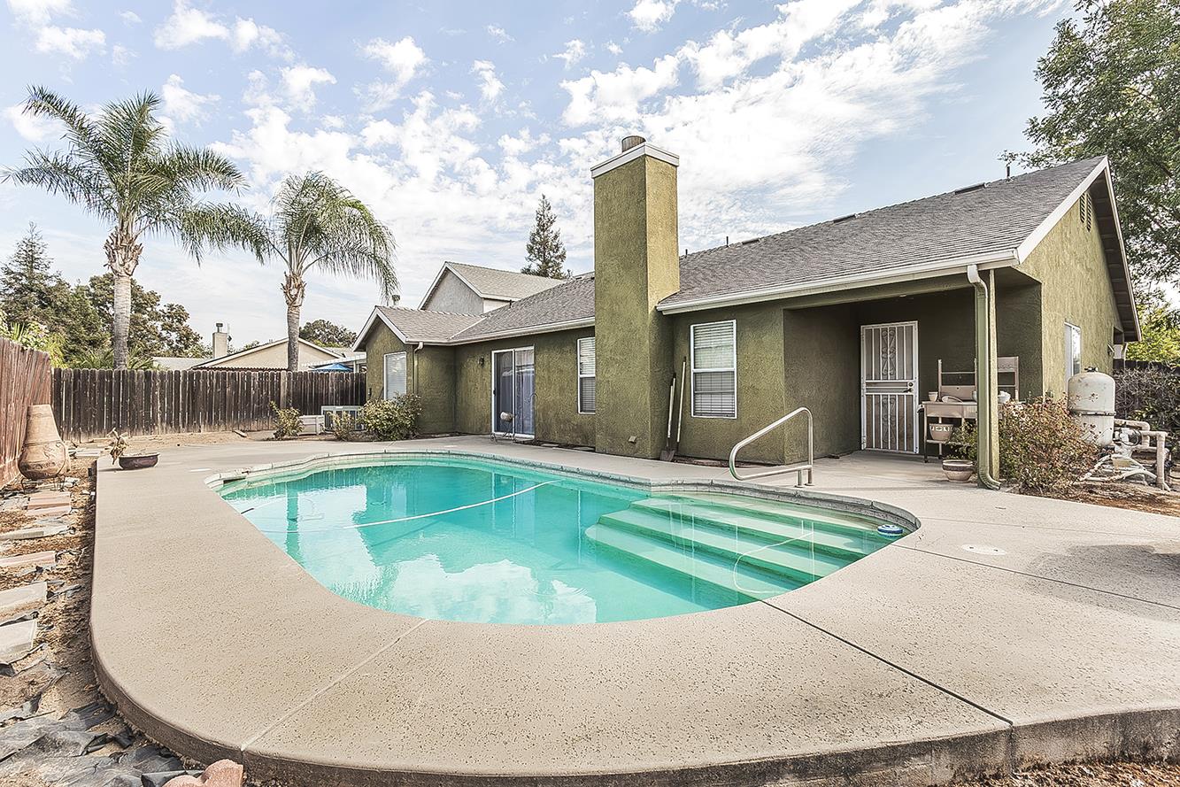 6181 N Gilroy, Fresno, CA 93722