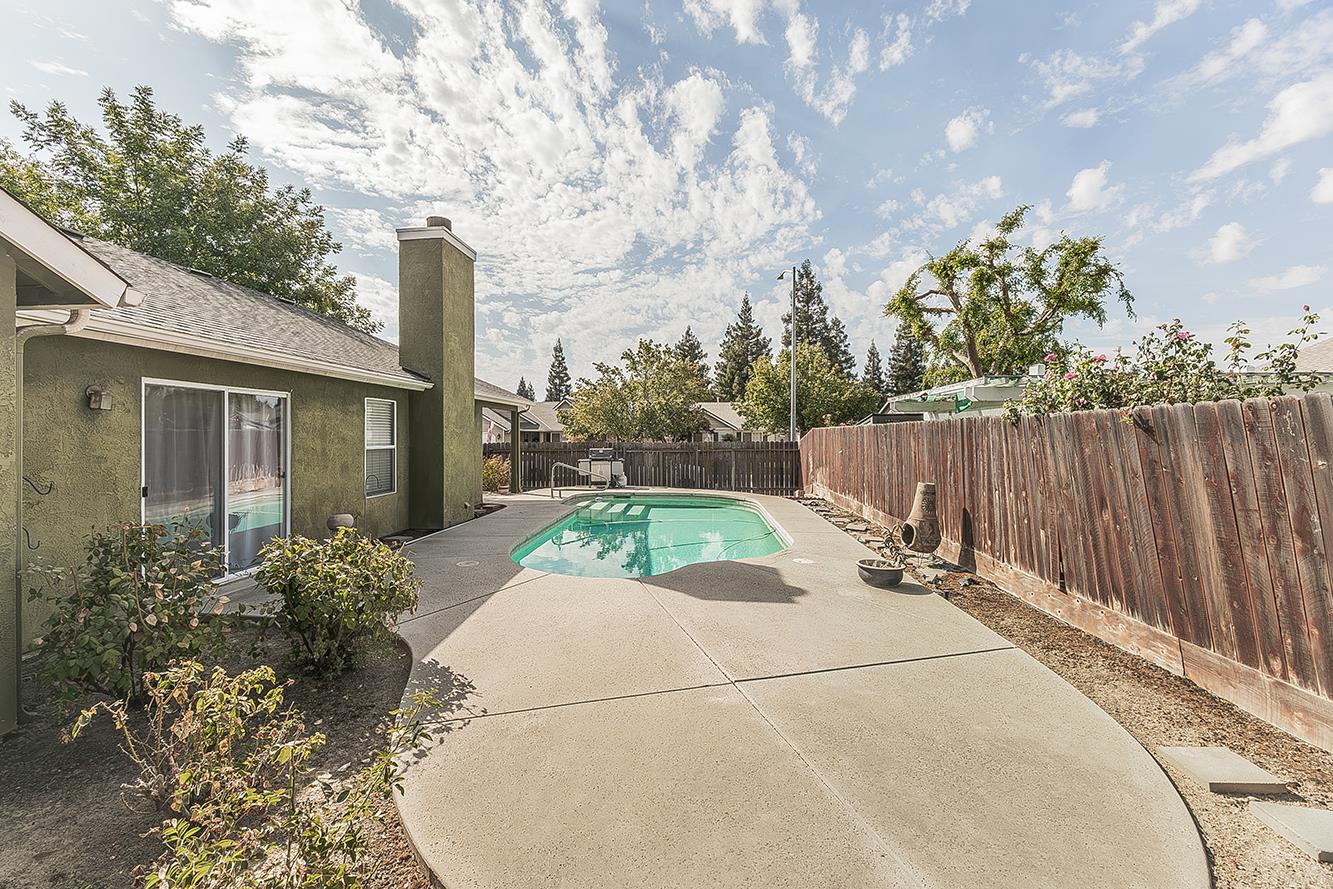 6181 N Gilroy, Fresno, CA 93722