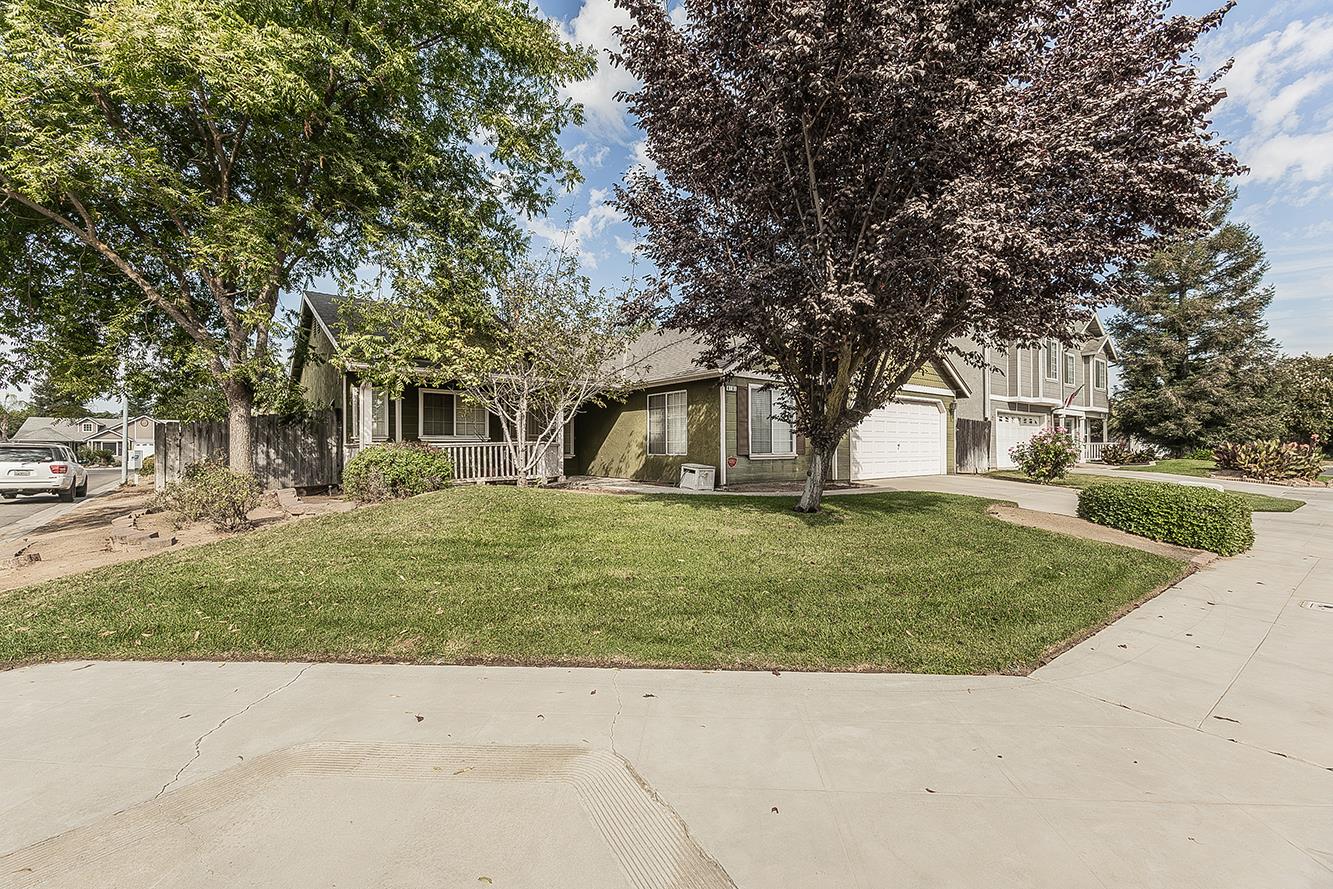 6181 N Gilroy, Fresno, CA 93722