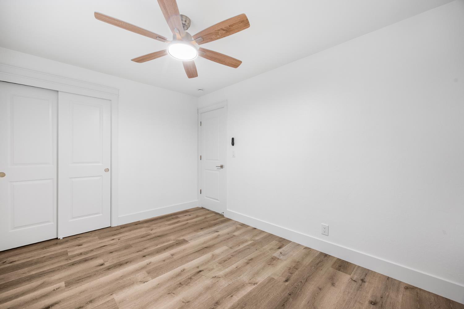 1675 E Echo, Dinuba, CA 93618