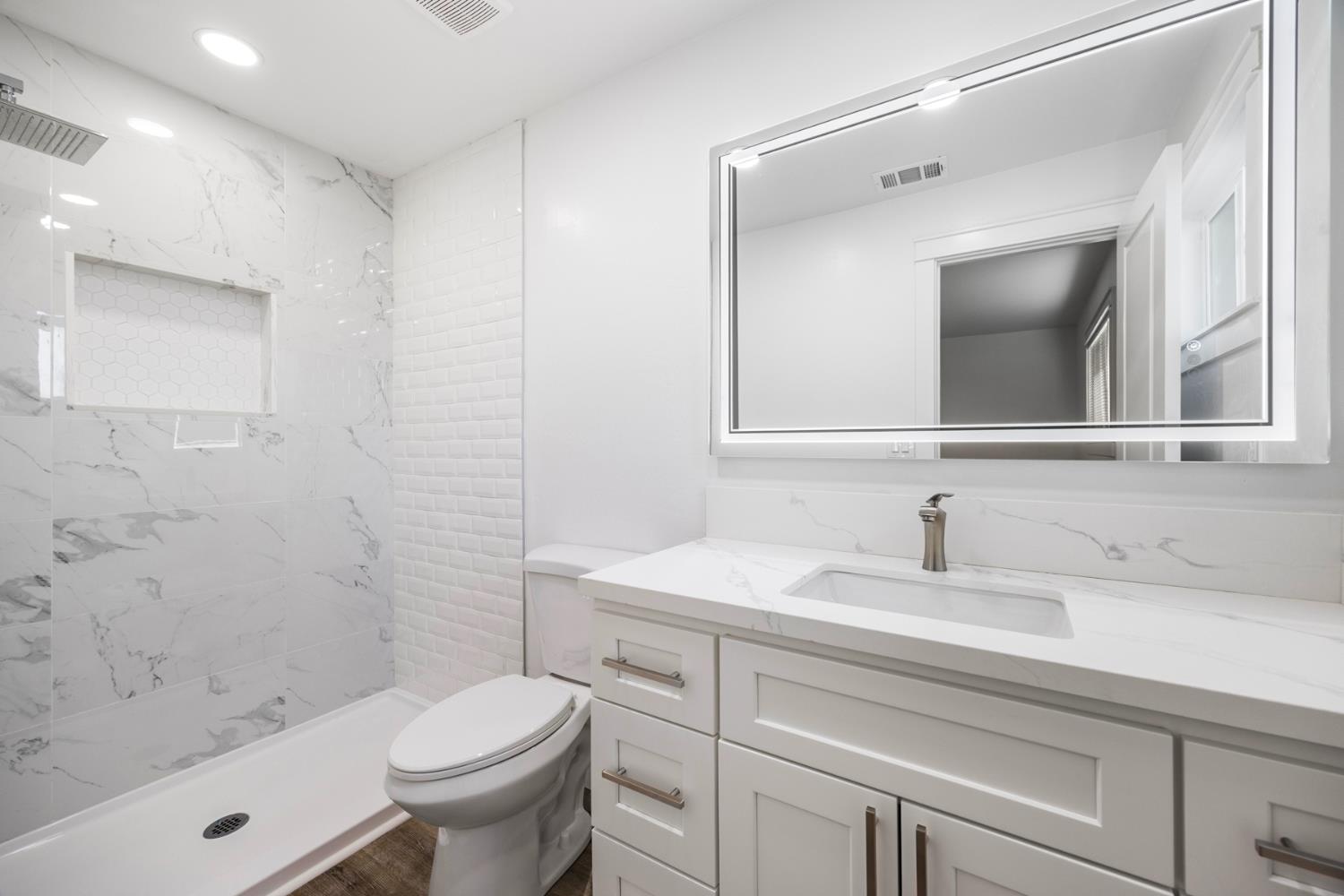1675 E Echo, Dinuba, CA 93618