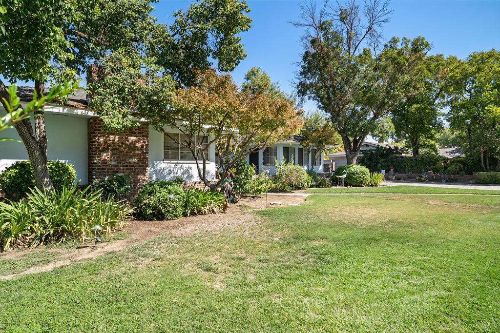 1236 W Scott Ave, Fresno, CA 93711