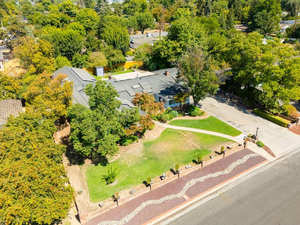 1236 W Scott Ave, Fresno, CA 93711