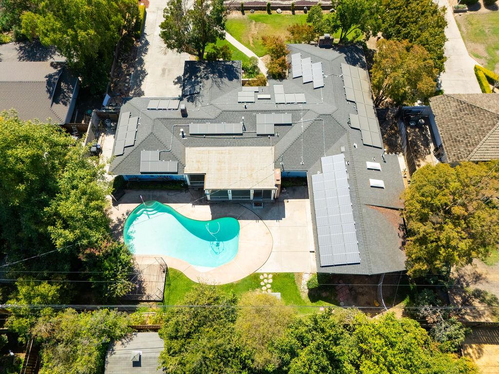 1236 W Scott Ave, Fresno, CA 93711