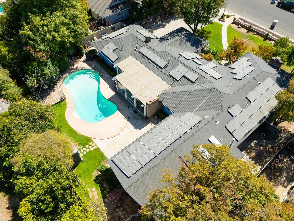 1236 W Scott Ave, Fresno, CA 93711