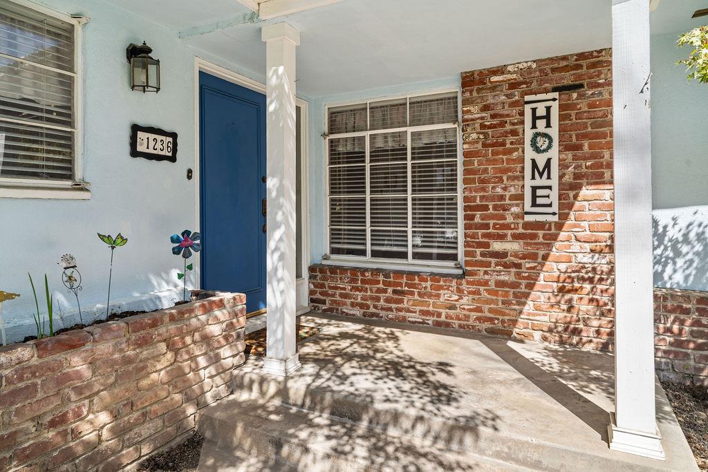 1236 W Scott Ave, Fresno, CA 93711