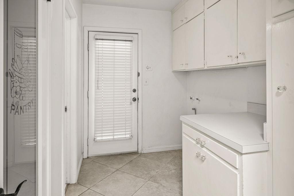 1236 W Scott Ave, Fresno, CA 93711