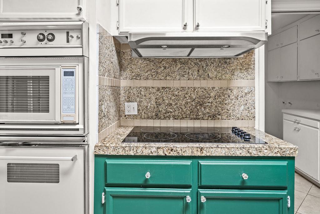 1236 W Scott Ave, Fresno, CA 93711