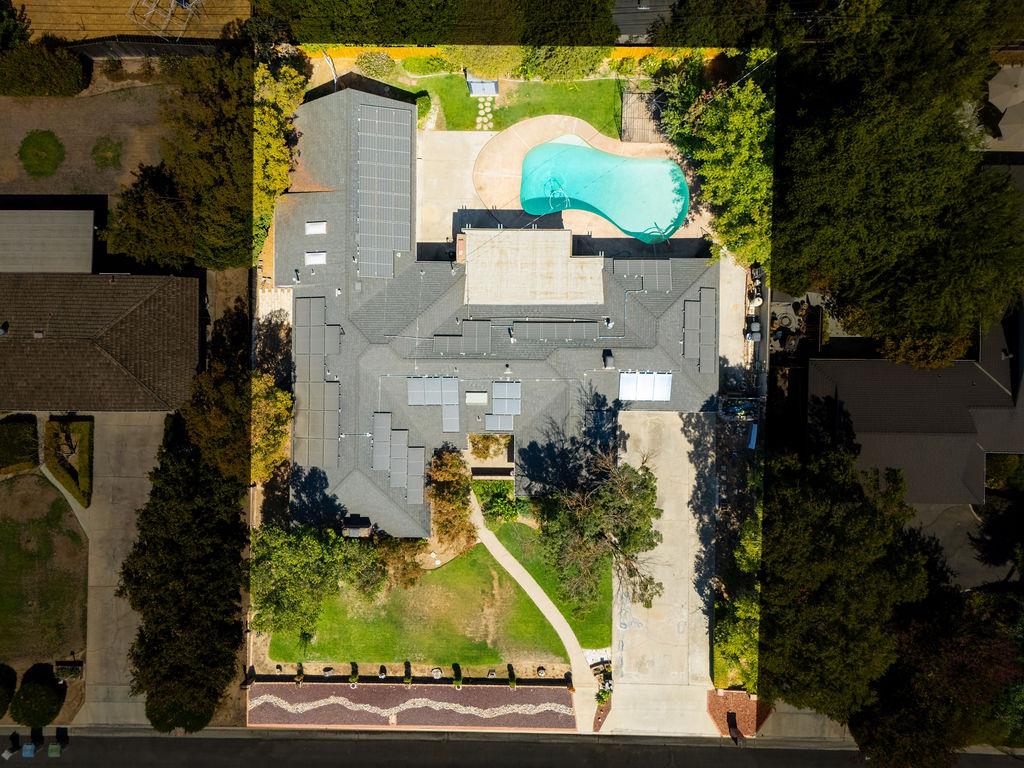 1236 W Scott Ave, Fresno, CA 93711