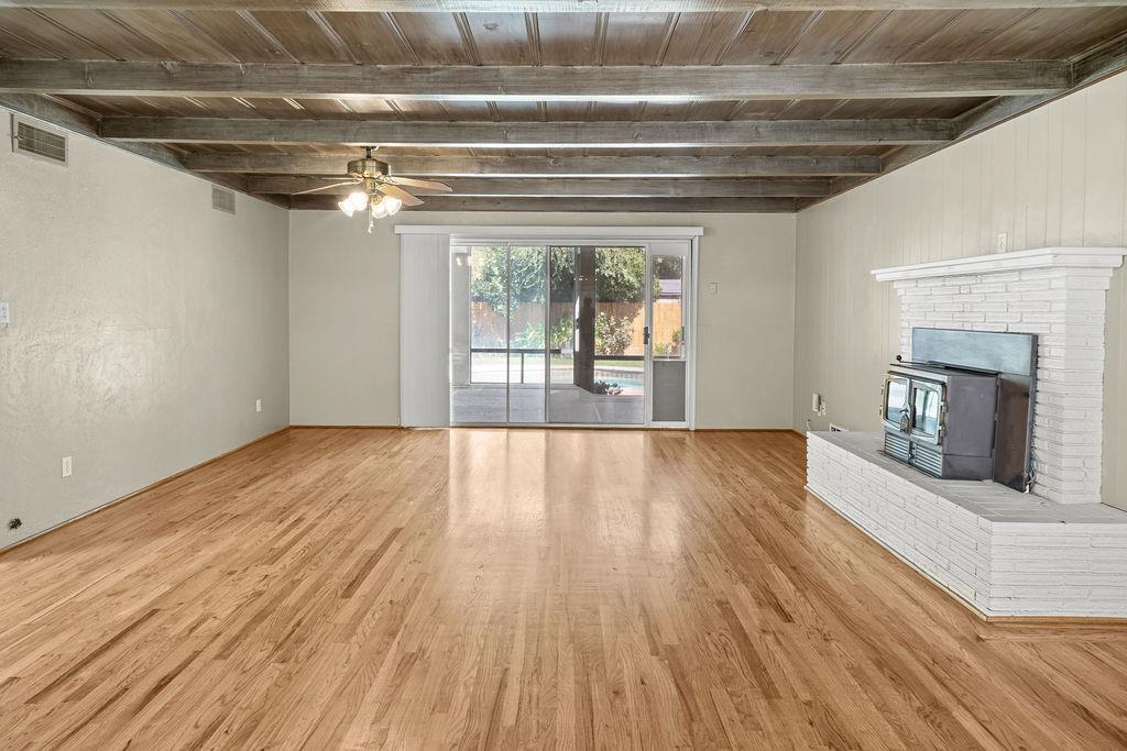 1236 W Scott Ave, Fresno, CA 93711