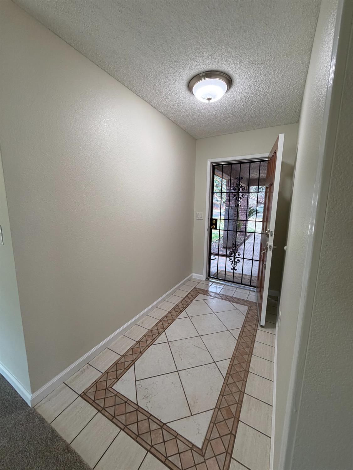5195 W Palo Alto Ave, Fresno, CA 93722