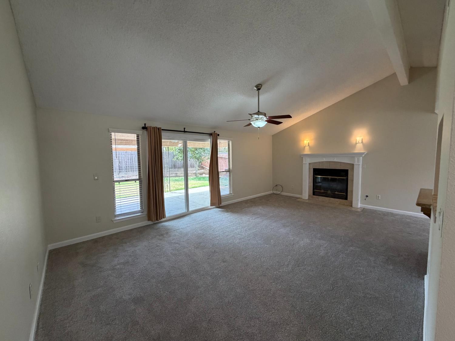 5195 W Palo Alto Ave, Fresno, CA 93722