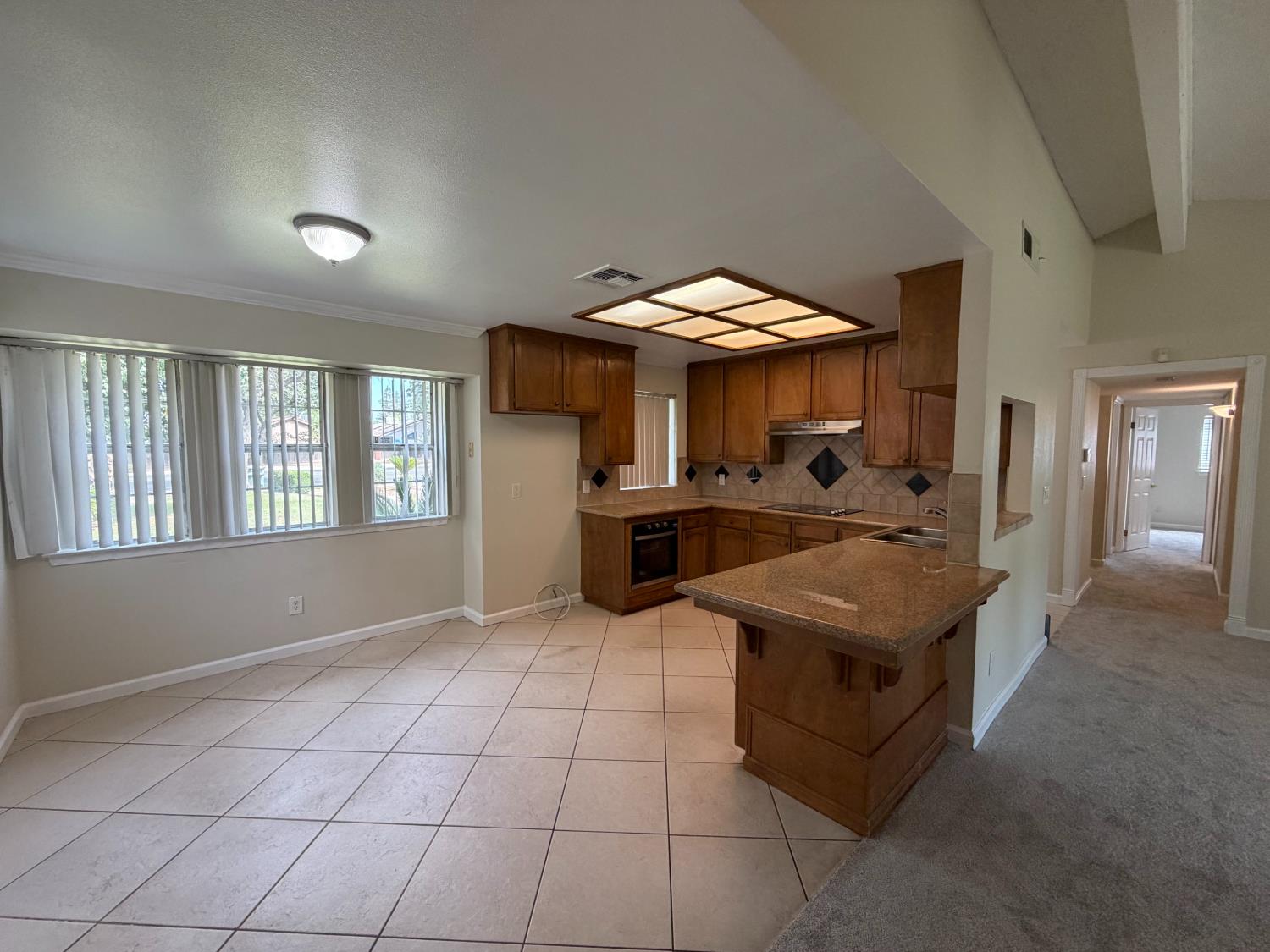 5195 W Palo Alto Ave, Fresno, CA 93722