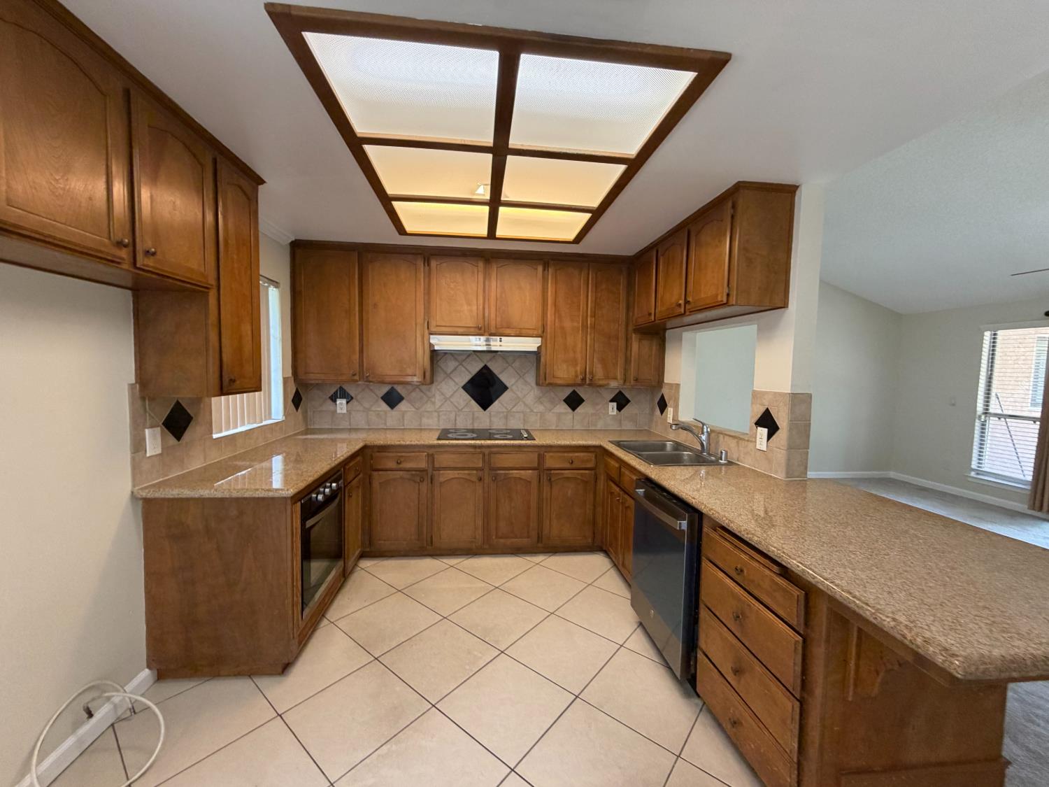 5195 W Palo Alto Ave, Fresno, CA 93722