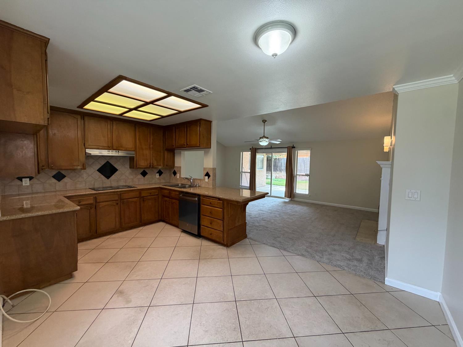 5195 W Palo Alto Ave, Fresno, CA 93722