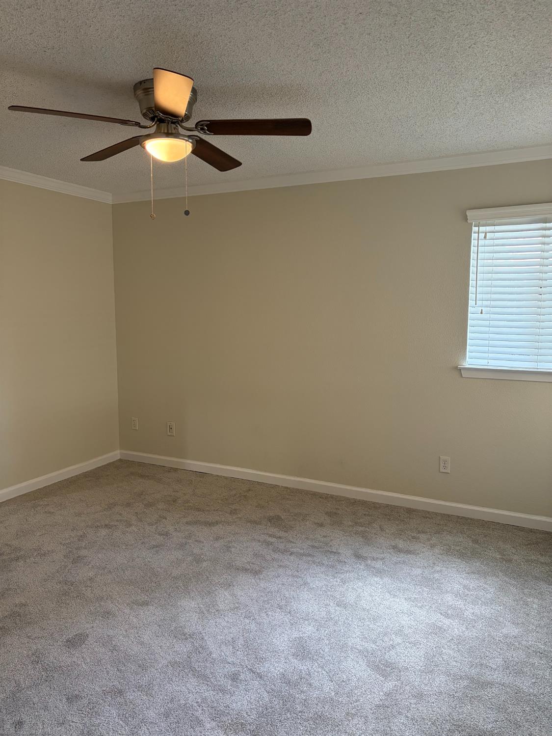 5195 W Palo Alto Ave, Fresno, CA 93722