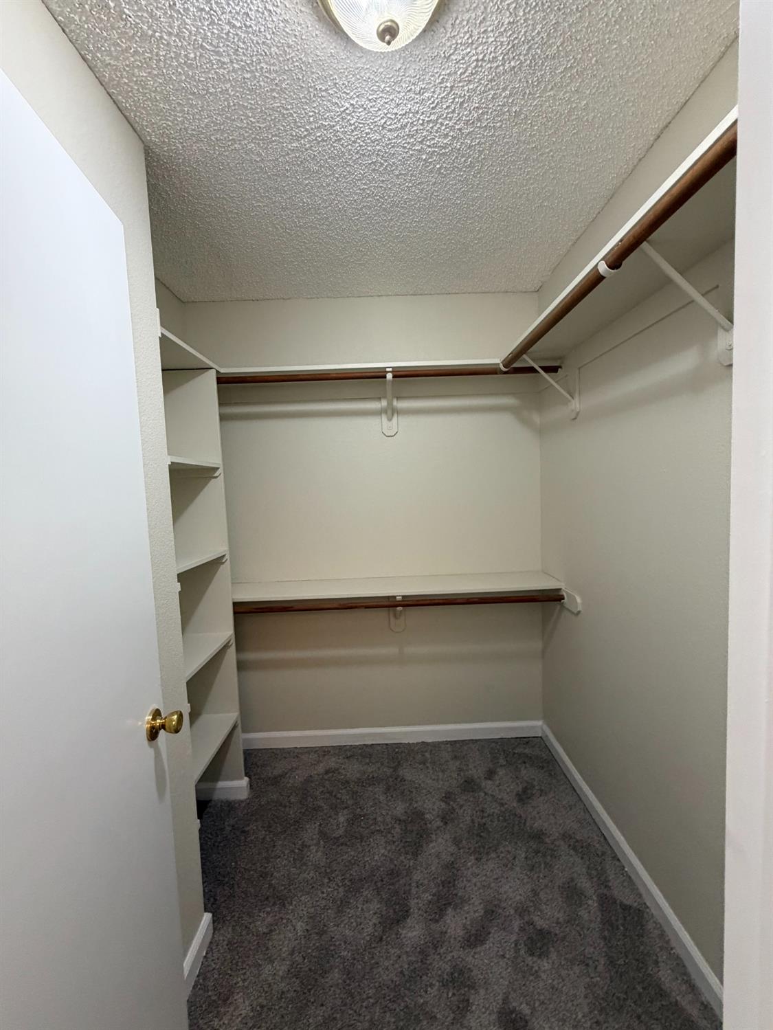 5195 W Palo Alto Ave, Fresno, CA 93722