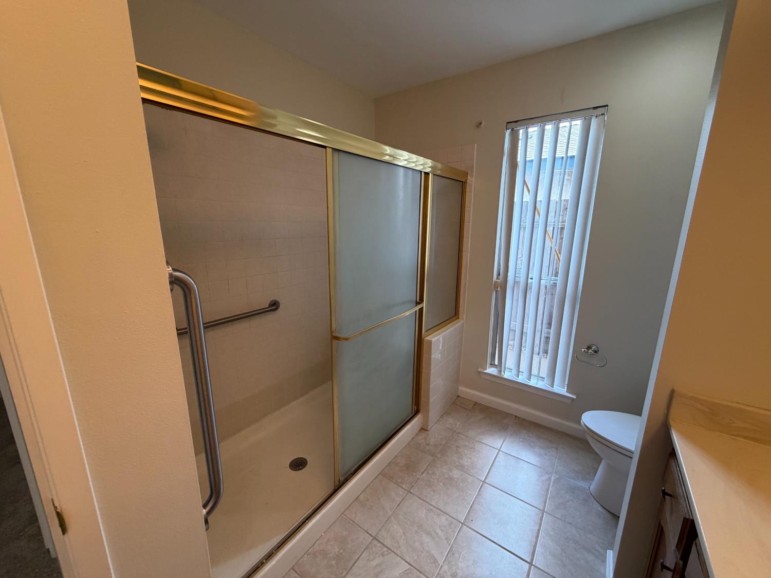 5195 W Palo Alto Ave, Fresno, CA 93722