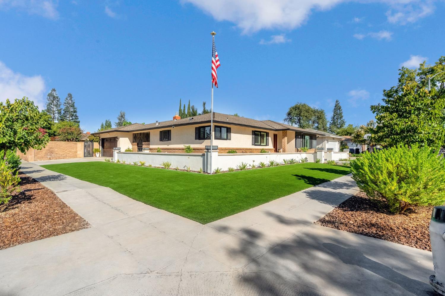 6615 N Harrison Ave, Fresno, CA 93711