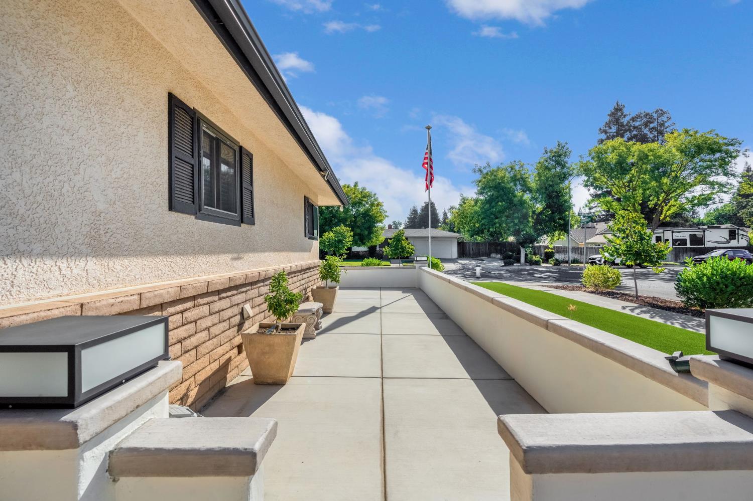 6615 N Harrison Ave, Fresno, CA 93711