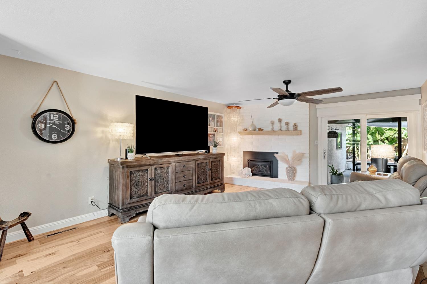 6615 N Harrison Ave, Fresno, CA 93711