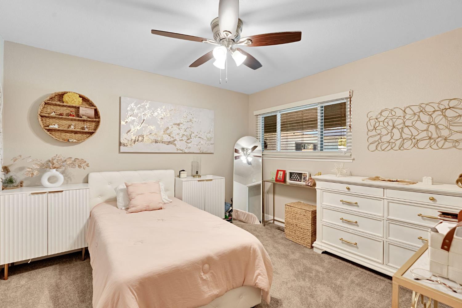 6615 N Harrison Ave, Fresno, CA 93711