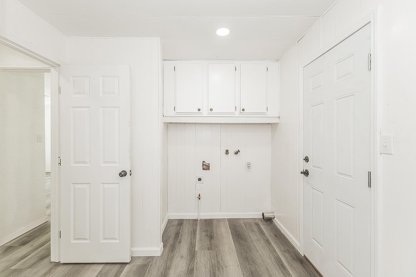 17604 E Kings Canyon Rd, Sanger, CA 93657