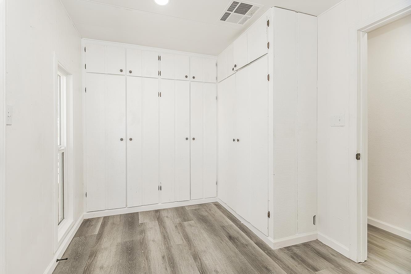 17604 E Kings Canyon Rd, Sanger, CA 93657