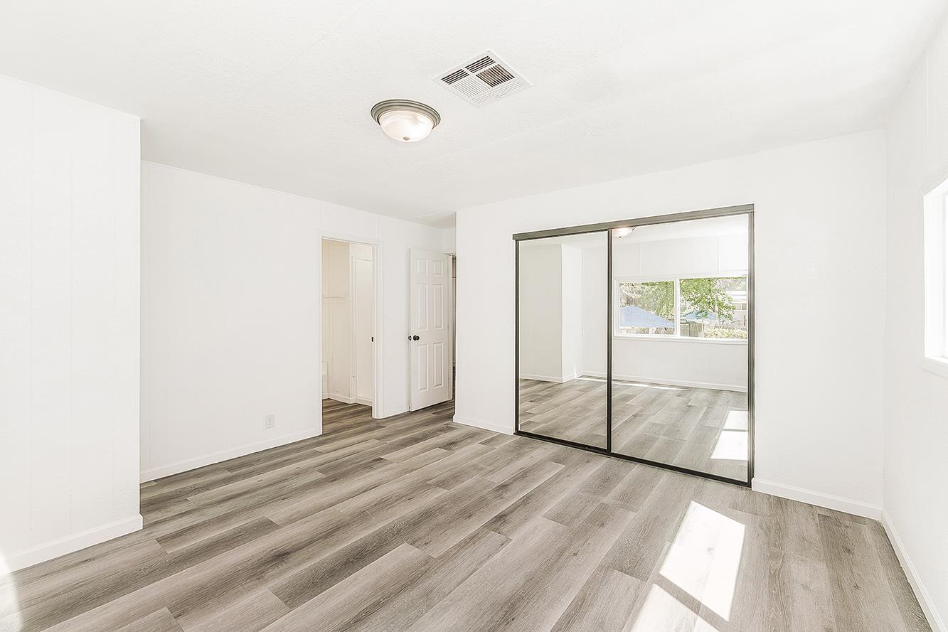 17604 E Kings Canyon Rd, Sanger, CA 93657