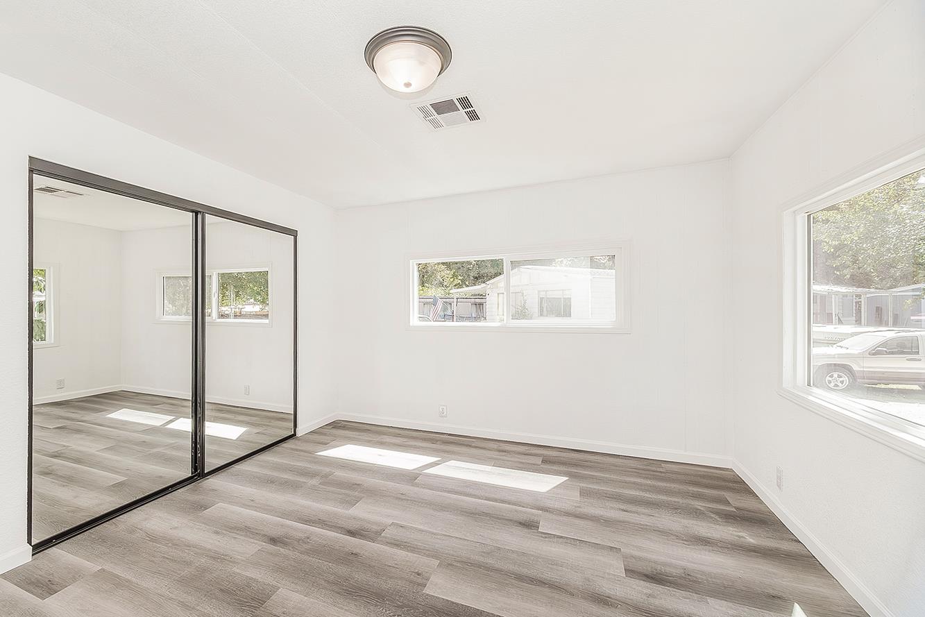 17604 E Kings Canyon Rd, Sanger, CA 93657