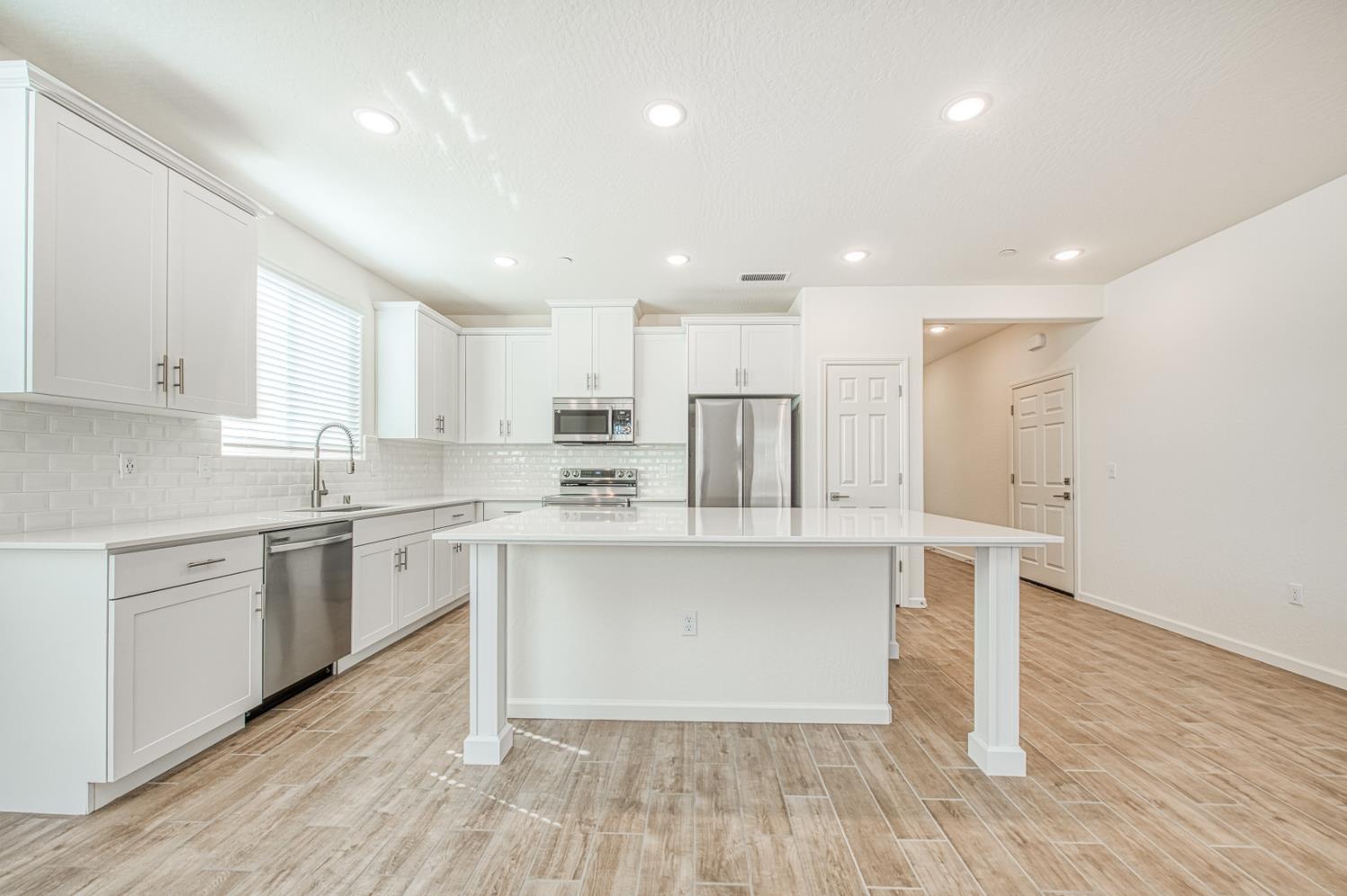 1165 Significant Way W, Madera, CA 93636