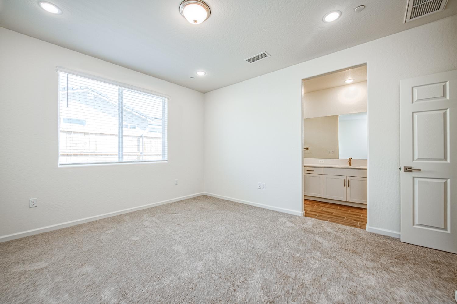 1165 Significant Way W, Madera, CA 93636