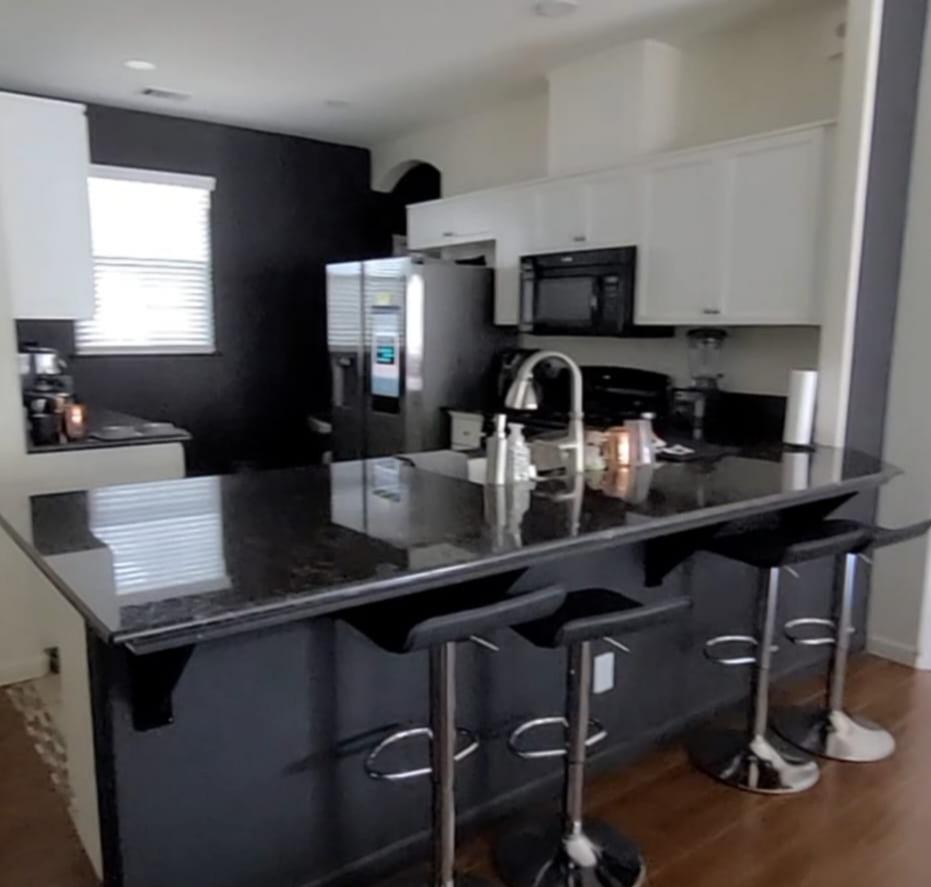 976 Heather Ave, Dinuba, CA 93618