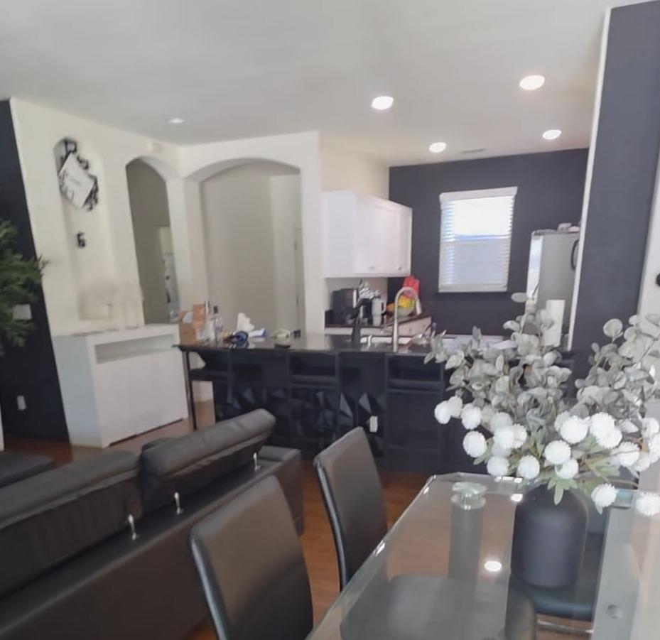 976 Heather Ave, Dinuba, CA 93618