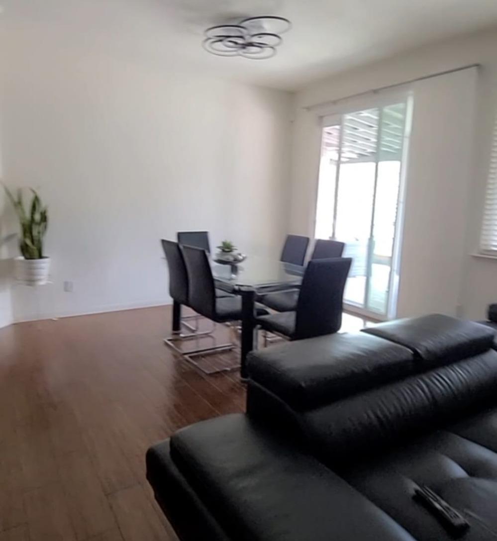 976 Heather Ave, Dinuba, CA 93618