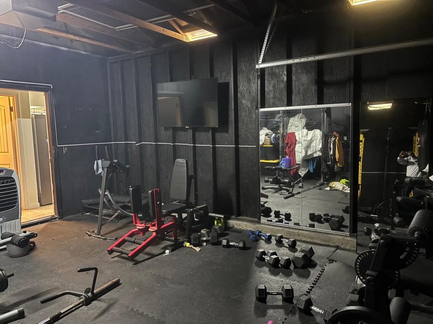 976 Heather Ave, Dinuba, CA 93618