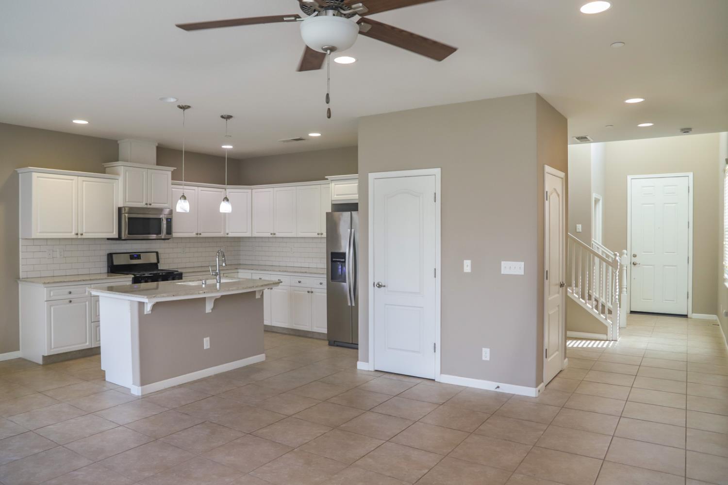 2034 E Christensen Dr, Fresno, CA 93730