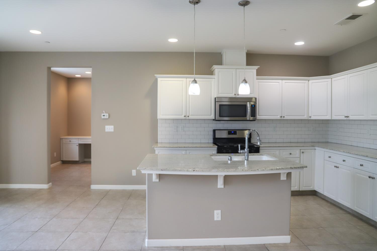 2034 E Christensen Dr, Fresno, CA 93730