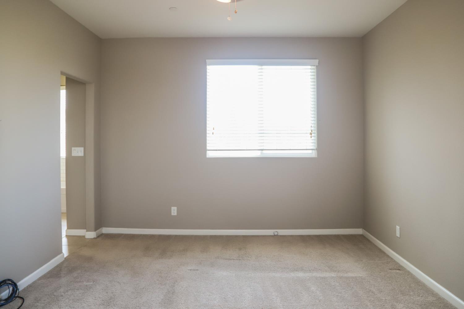 2034 E Christensen Dr, Fresno, CA 93730